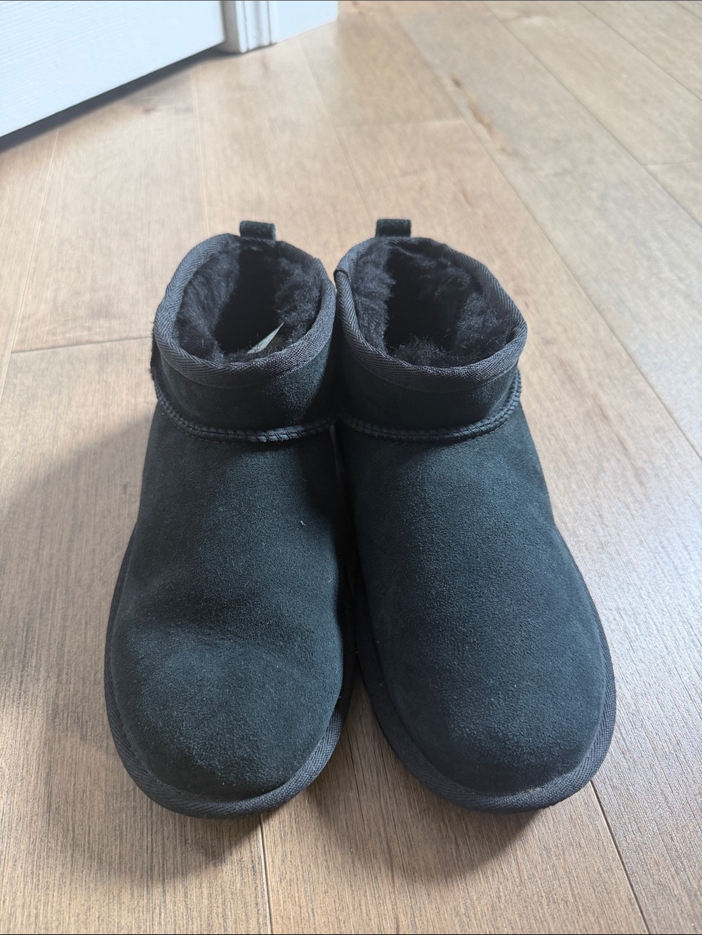 UGG Kids Black Suede Shearling-Lined Pull-On Booties